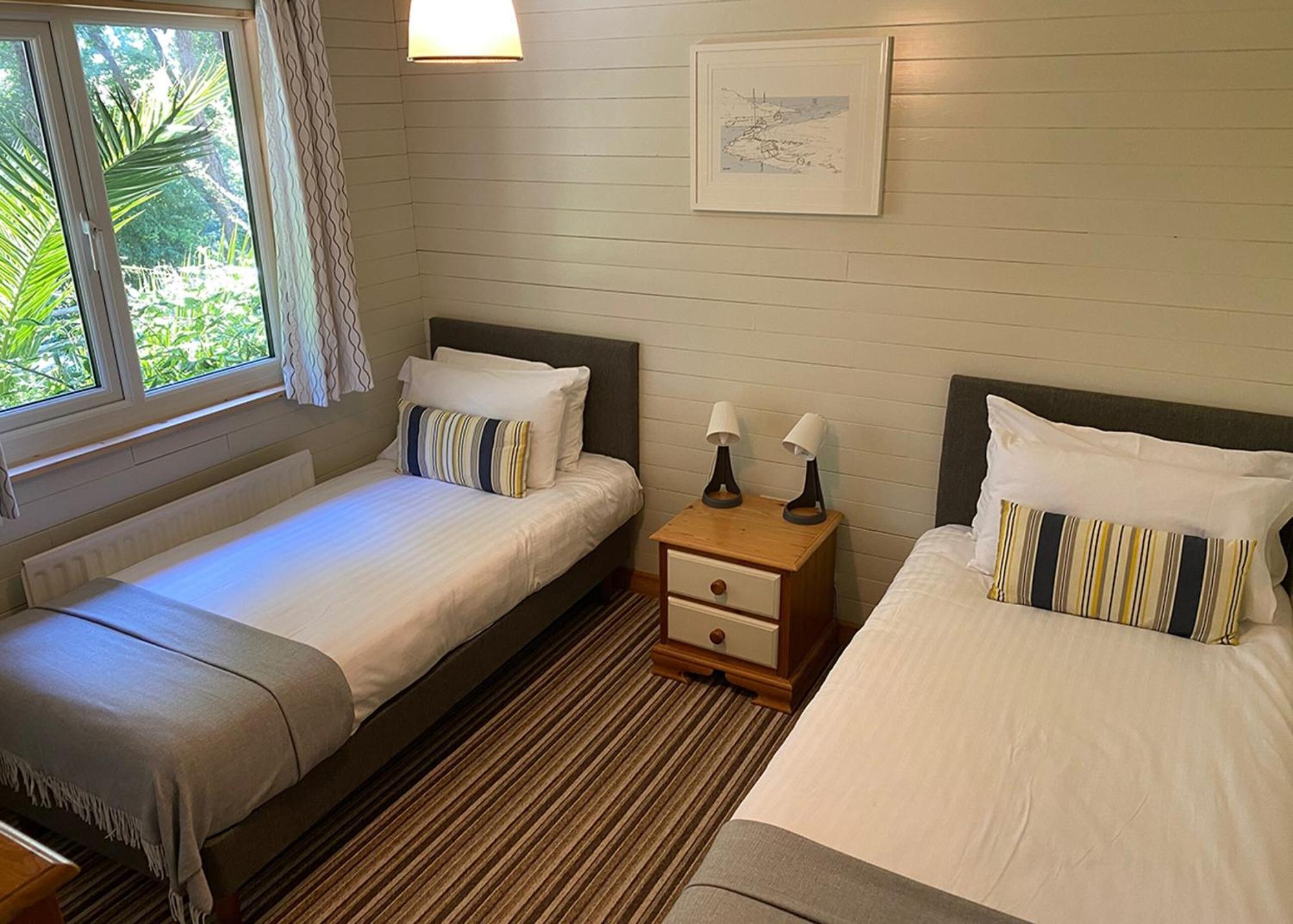 Ivyleaf Combe Lodges Stratton  Bilik gambar
